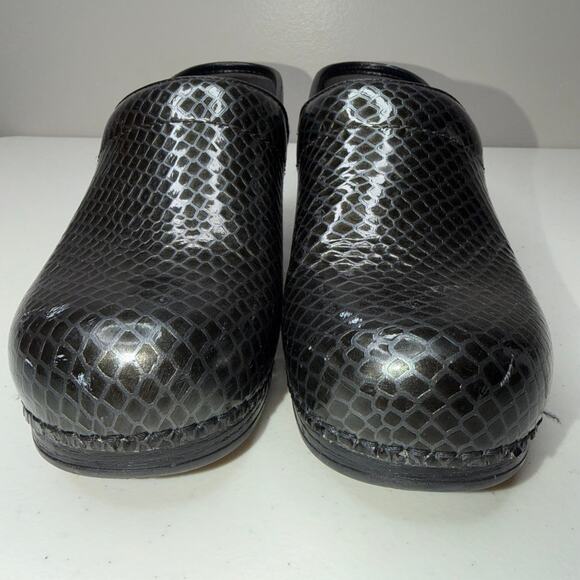 Dansko XP Professional Clogs Women Sz 39 Metallic Gunmetal Textured Gray Leather - Picture 2 of 8